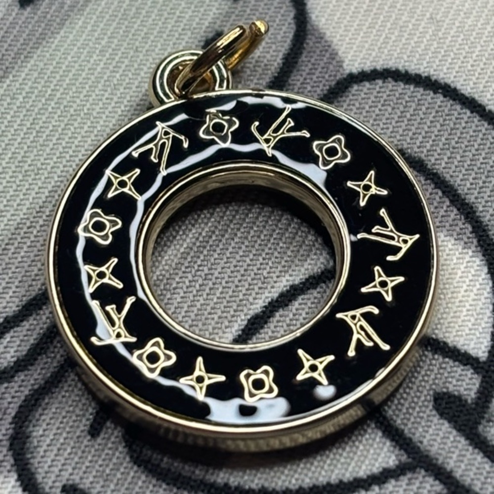 Louis Vuitton Black and Gold Halo Charm